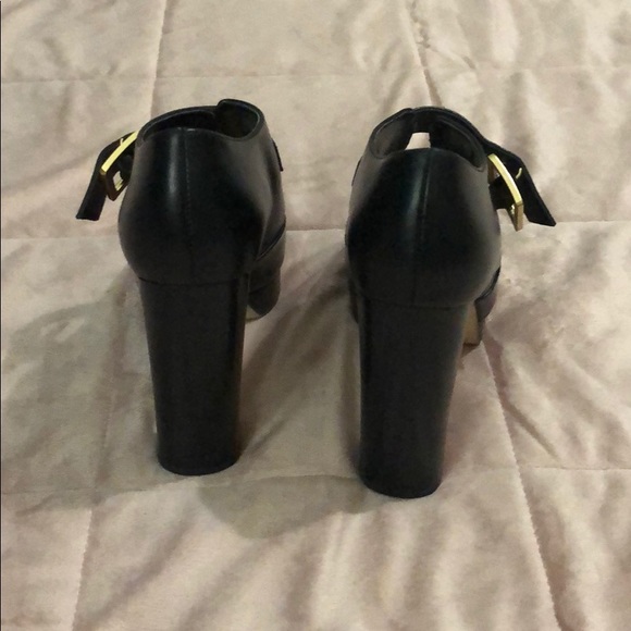 Comfortable with Platform Heel - Picture 3 of 5